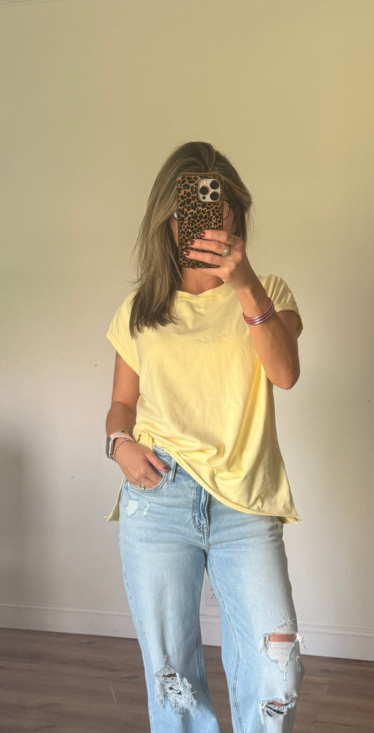 Sunny Days Relaxed Tee – Soft Yellow Casual Top