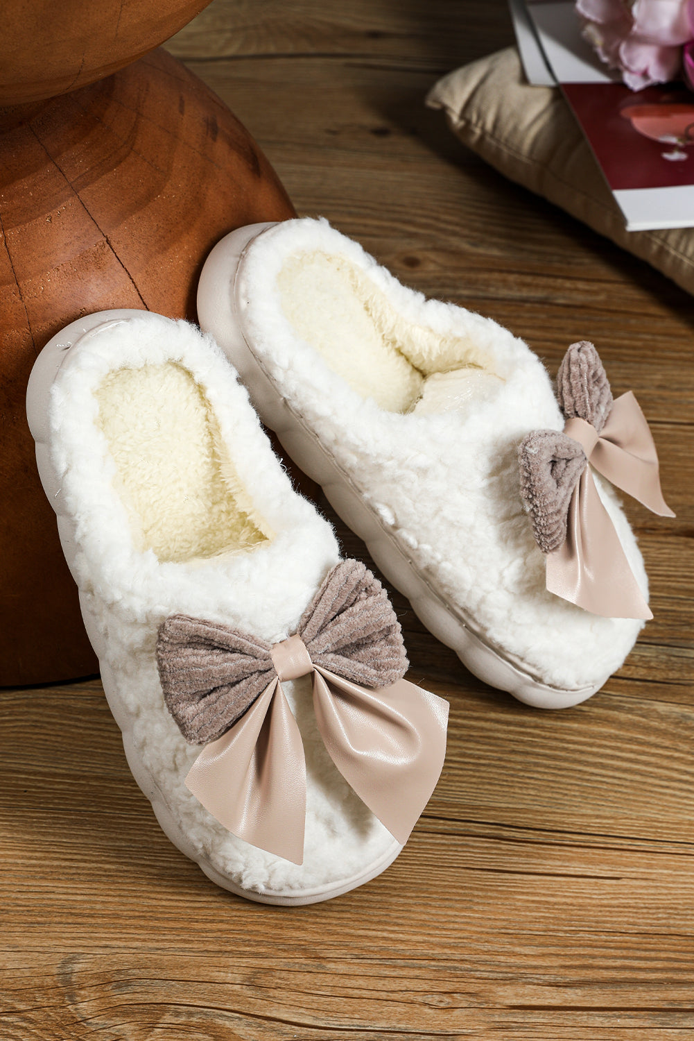 Camel Contrast Bowknot Applique Plush Winter Slippers