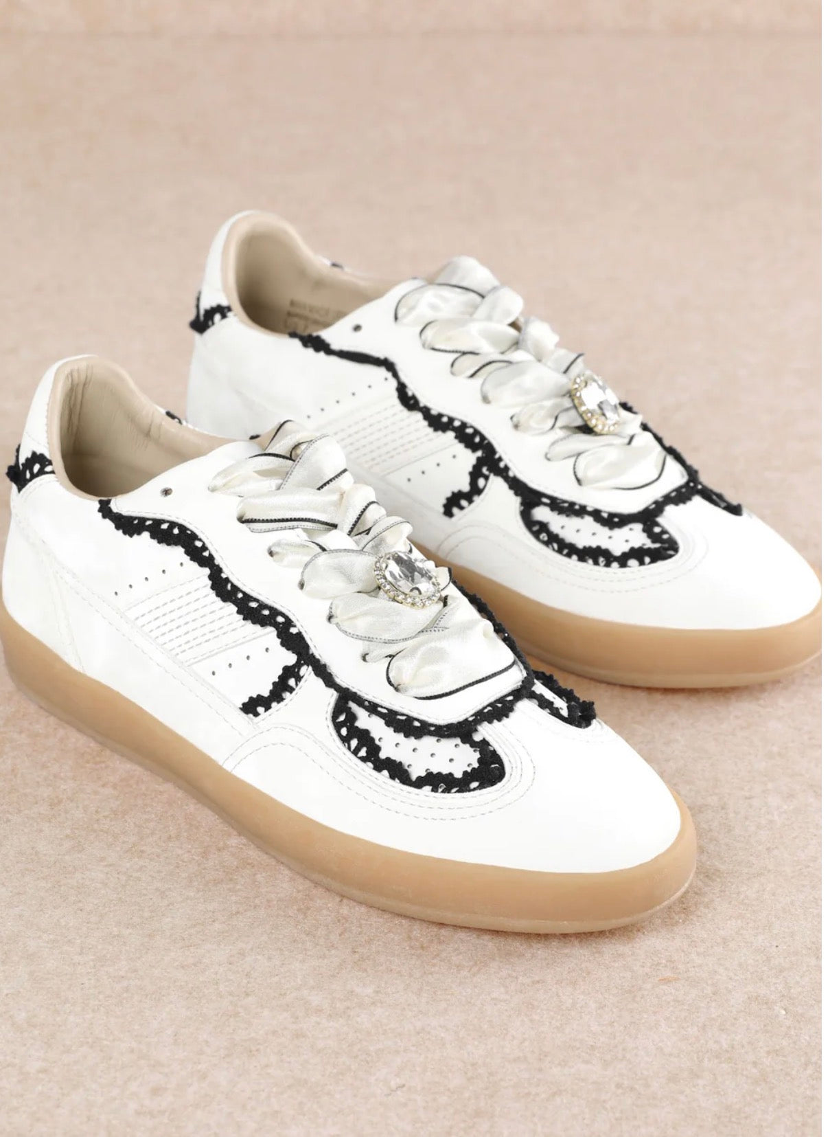 MIIM Chic Contrast Ribbon Lace Sneakers