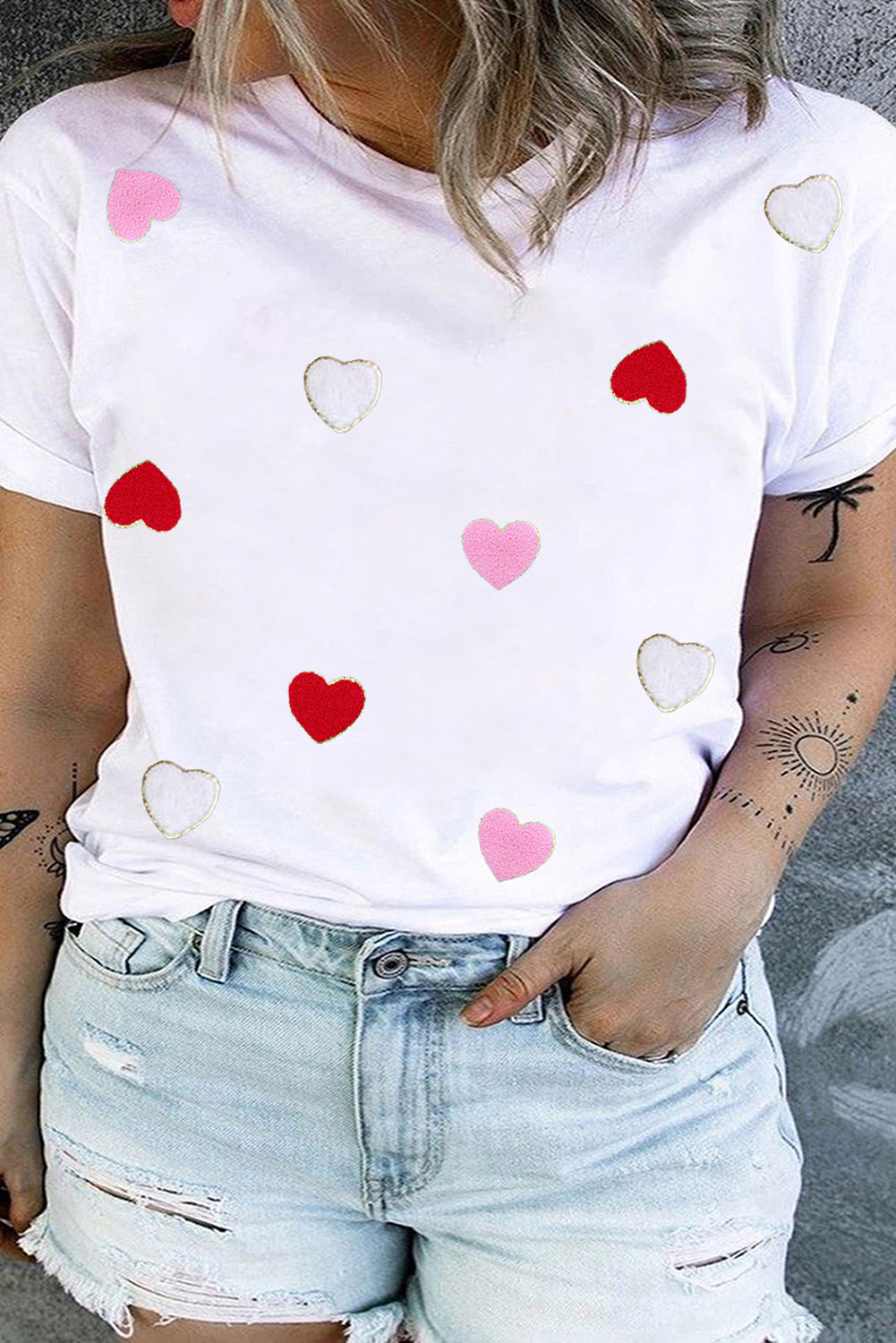 White Chenille Heart Patched Round Neck Plus Size Tee